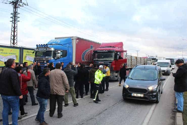 Şoförler 4 İlde Yolları Kapattı!